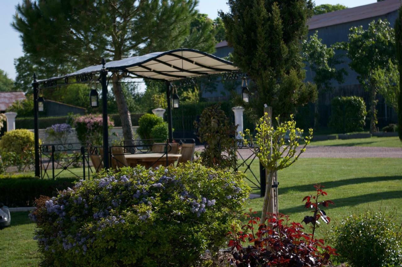 Domaine Du Clos Pallacien Paillé Exterior photo